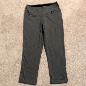 Nike Cropped Leggings